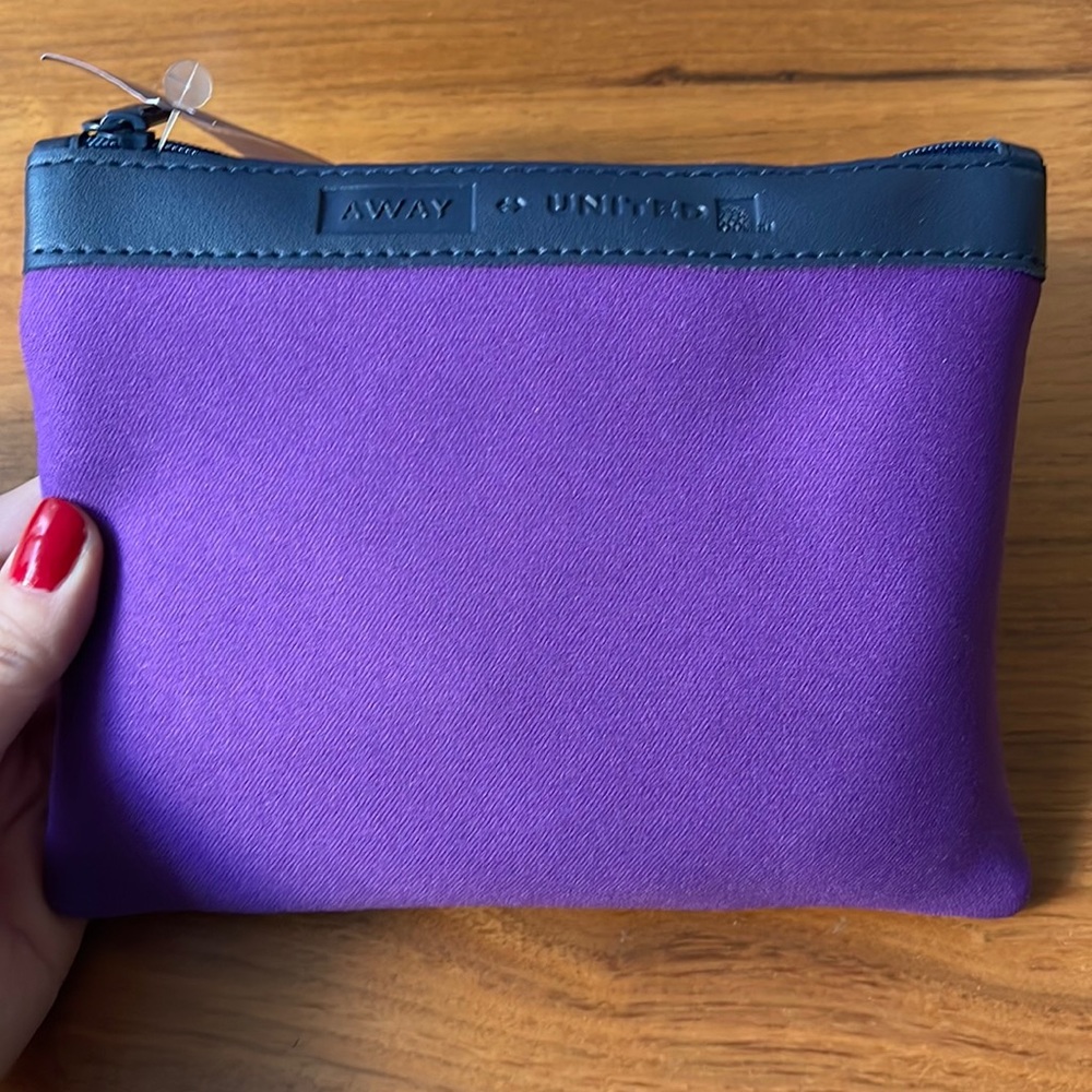 NEW - United airlines and away sports pouch